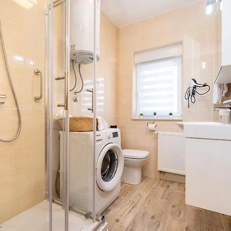Aurelia Apartament *
