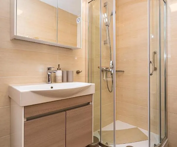 Aurelia Apartament *